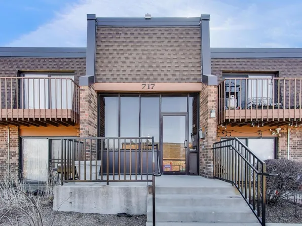 717 Killarney Ct APT 2D, Schaumburg, IL 60193