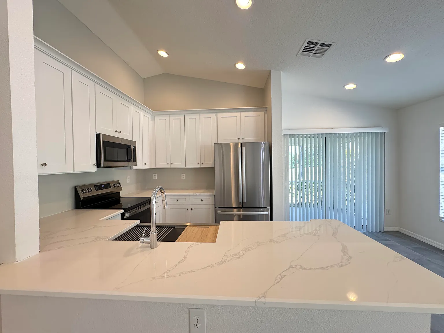 2/2 With Den In Plantation Palms Villas — Photo 4