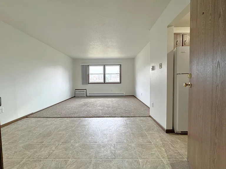 Cliffside Apartments — Photo 9