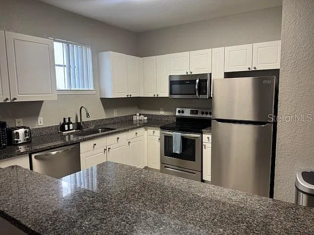 2 bed, 2.0 bath, 1222 sqft, $1,900 — Photo 3