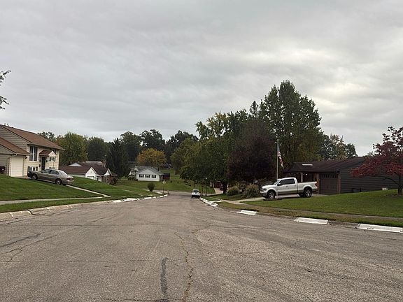 4th image of 2918 Brewster Ct