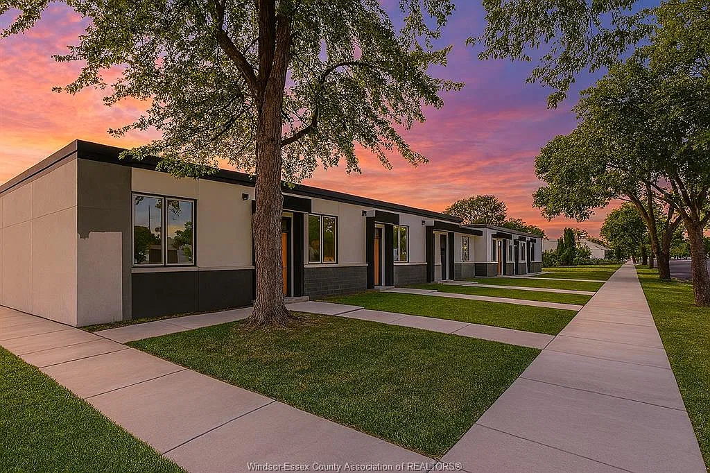 2 bed, $2,300 — Photo 1