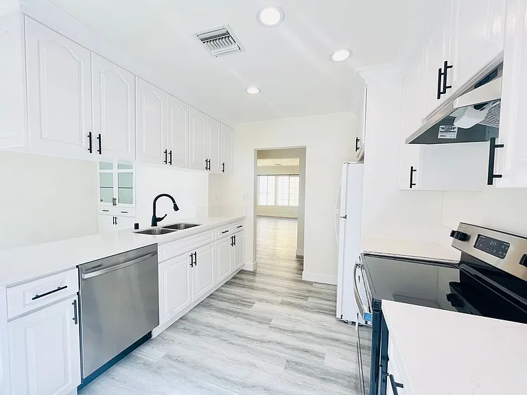 Hayworth439 — Photo 4
