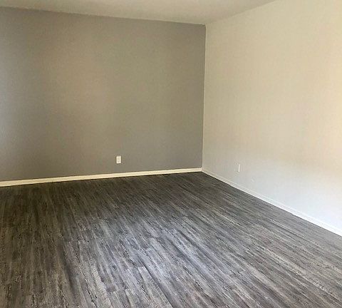 5th image of 240 N 2nd St APT 1