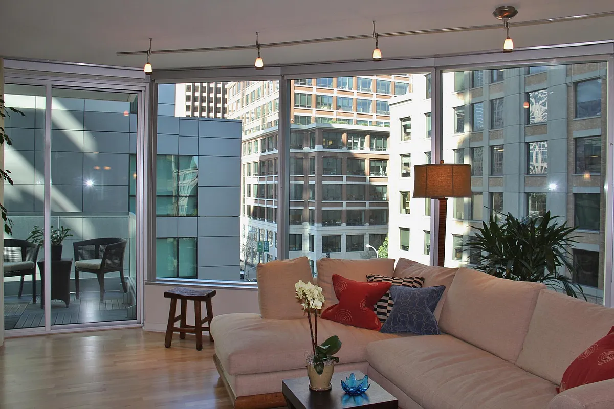 Building Photo - 338 Spear St #6B