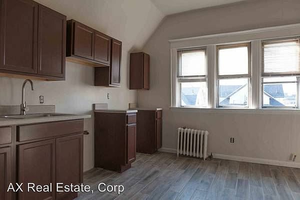 2nd image of 352 Union Ave