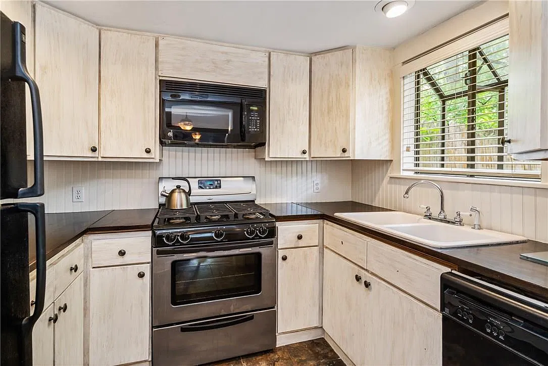 2 bed, 656 sqft, $1,400 — Photo 4
