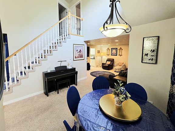 3rd image of 1002 E Brook Haven Dr