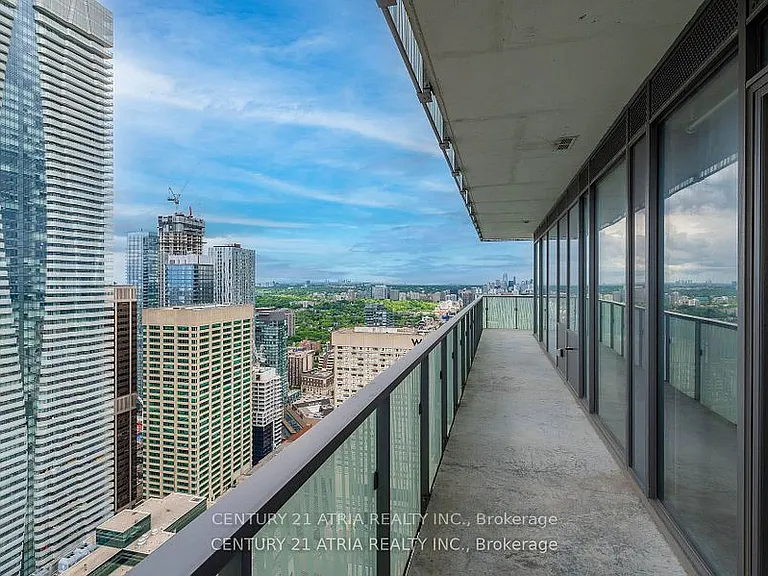 50 Charles St E #4906 — Photo 14