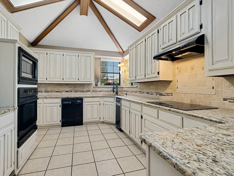 901 Green Brook Dr — Photo 8