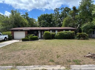 918 Bacall Rd, Jacksonville, FL 32218