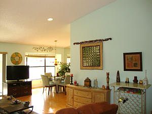 3rd image of 4987 Boxwood Cir