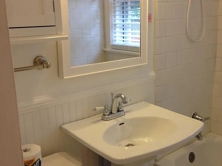 1st floor bath