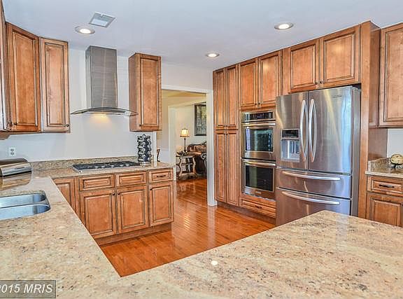 4th image of 8410 Westpointe Dr