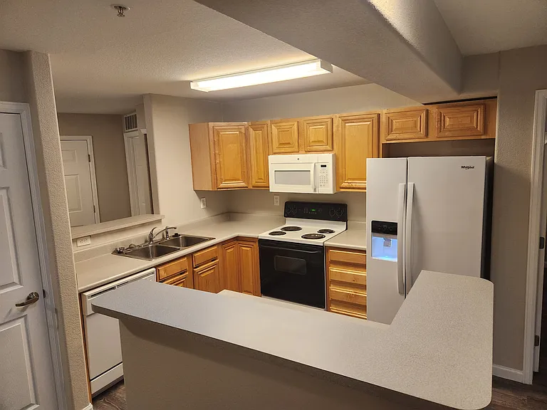 5201 S Fox St #104 — Photo 8