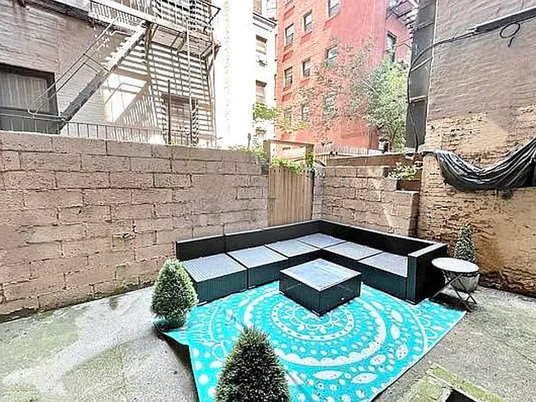 41 W 64th St #1C — Photo 29