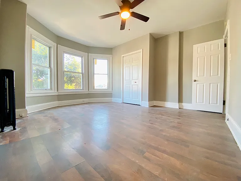 205 Chain St — Photo 7