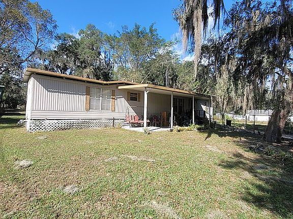 3rd image of 2830 N Lakefront Dr