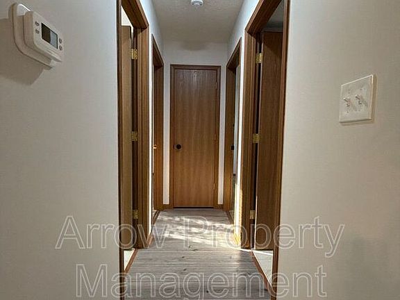 5th image of 535 S Oak St APT 1