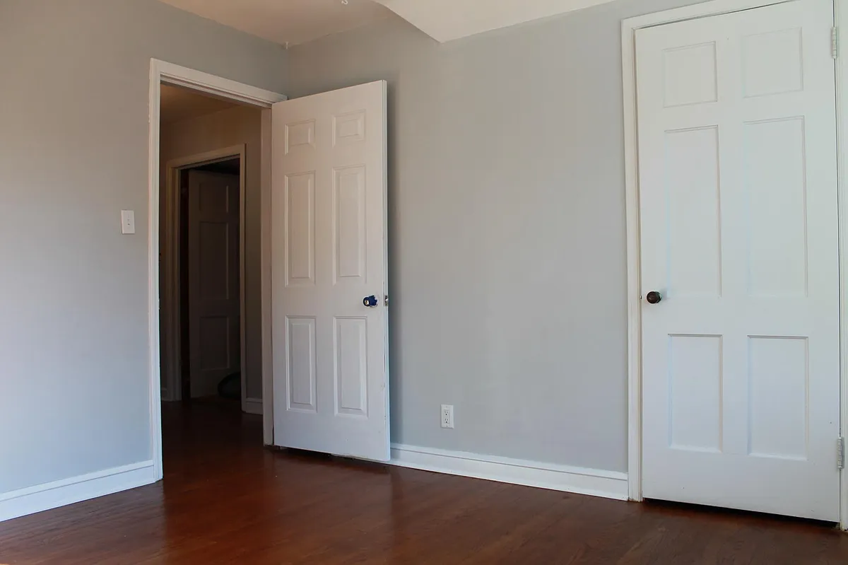 Building Photo - 826 Robertson St #2