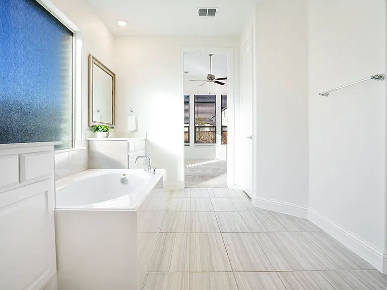 7470 Sanctuary Dr — Photo 18