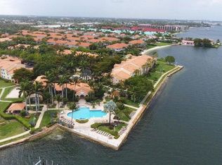 160 Yacht Club Way APT 102, Hypoluxo, FL 33462