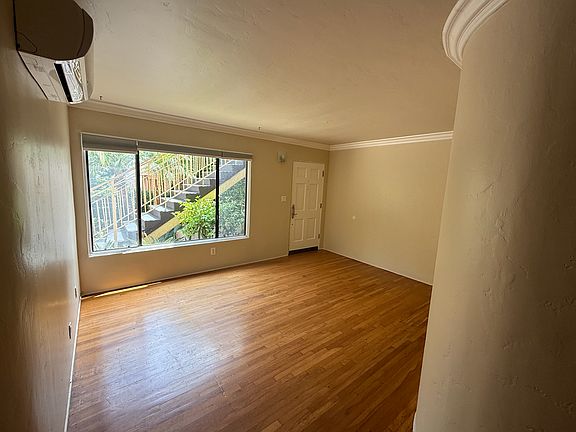 2nd image of 3620 Park Blvd Unit 3