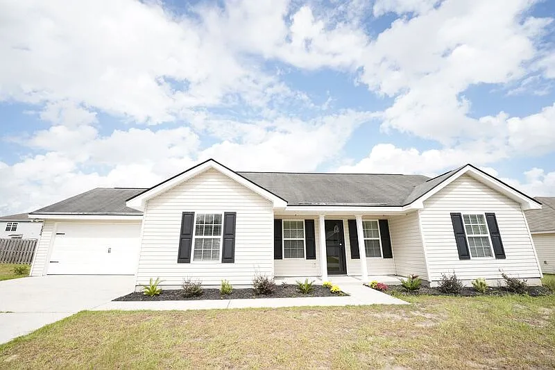 3 bed, 2.0 bath, 1248 sqft, $1,850 — Photo 2