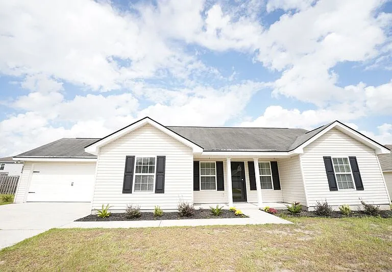 134 Mustang Dr — Photo 2