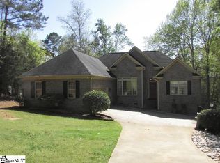 504 W Peninsula Dr, Laurens, SC 29360