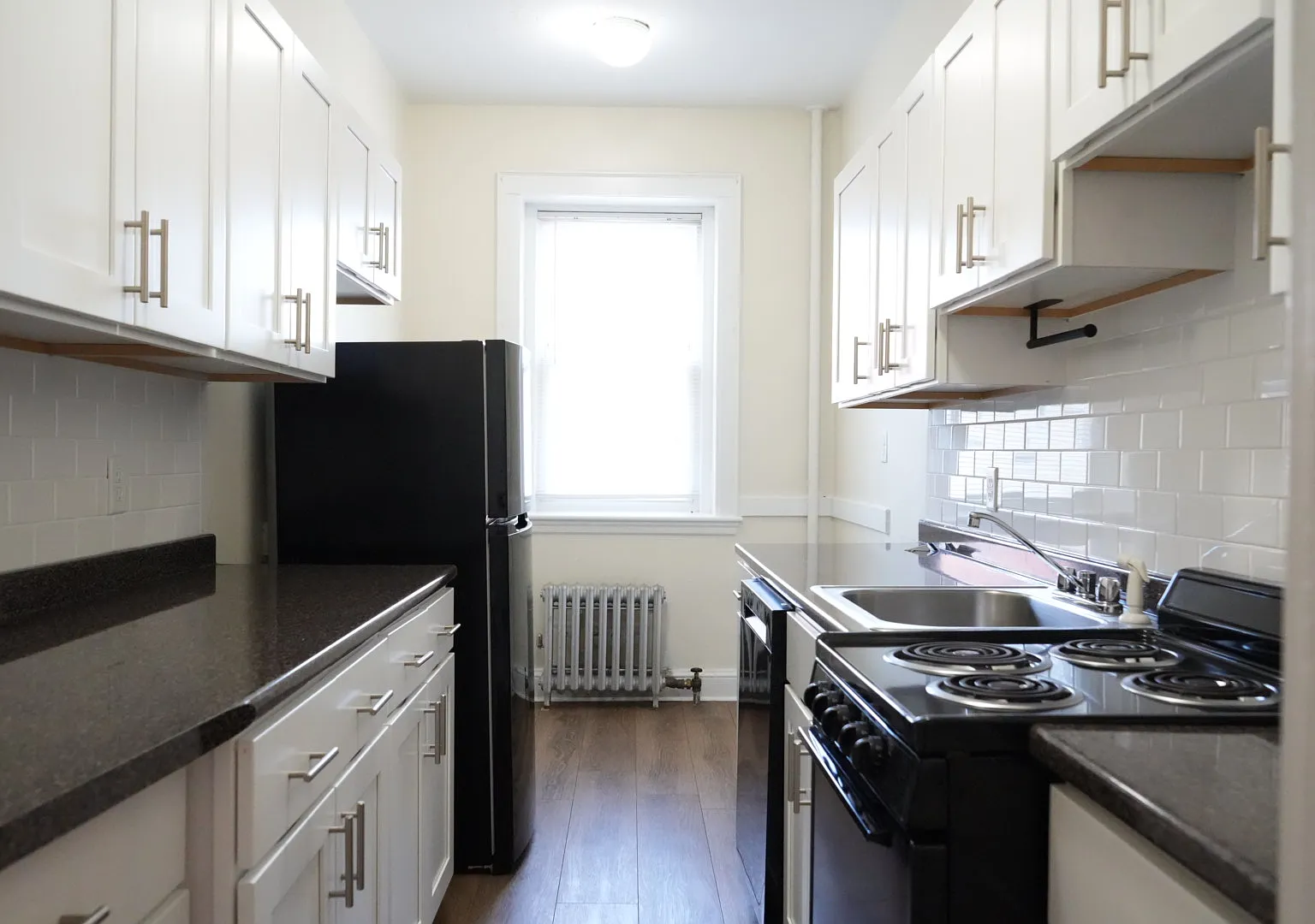 1 bed, $2,365 — Photo 4