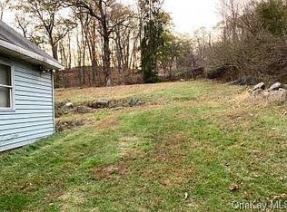 4 Pavilion Rd, Suffern, NY 10901