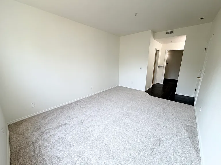 2036 Newport Way NW — Photo 12