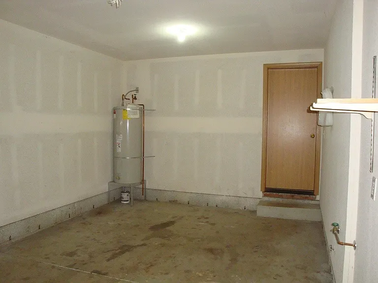 2020 S 7th St #H — Photo 3