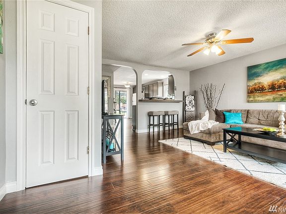 3rd image of 15909 121st Avenue Ct E