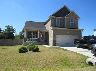 421 Peppermint Dr, Hubert, NC 28539