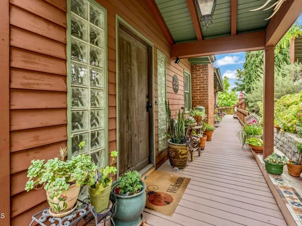 9626 Hillrose St, Sunland, CA 91040