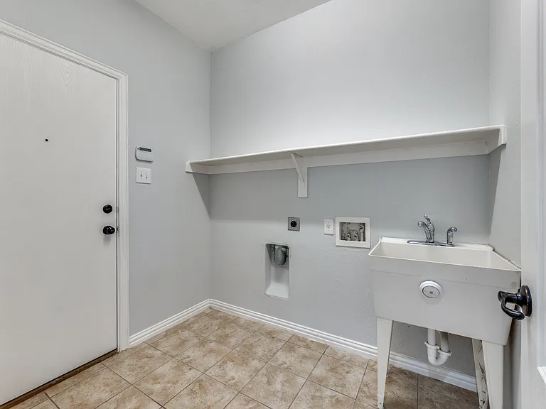 16420 White Rock Blvd — Photo 23