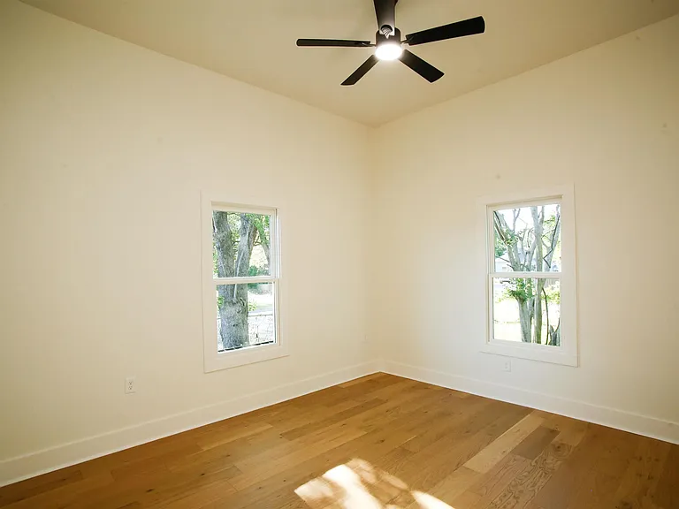 2324 W Daisy L Gatson Bates Dr #1 — Photo 10