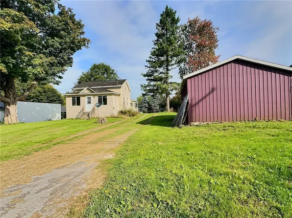 2171 Judge Rd, Basom, NY 14013