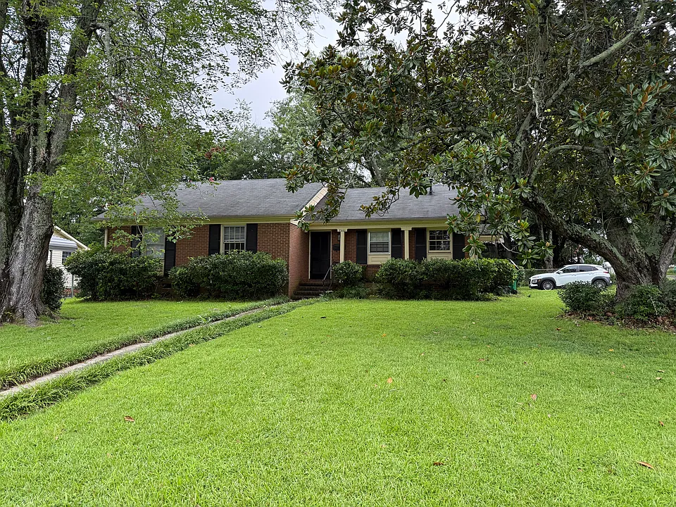 7500 Thorncliff Dr