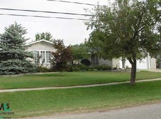 6143 Atkins Dr, Troy, MI 48085