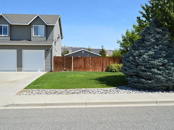 3rd image of 2355 Canyon Hills Dr