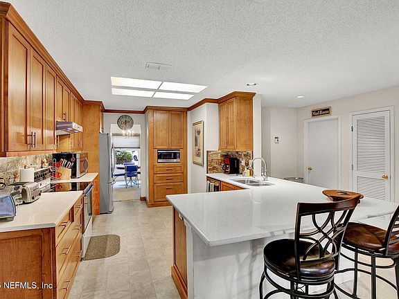 3rd image of 8211 LOCH AVON Court