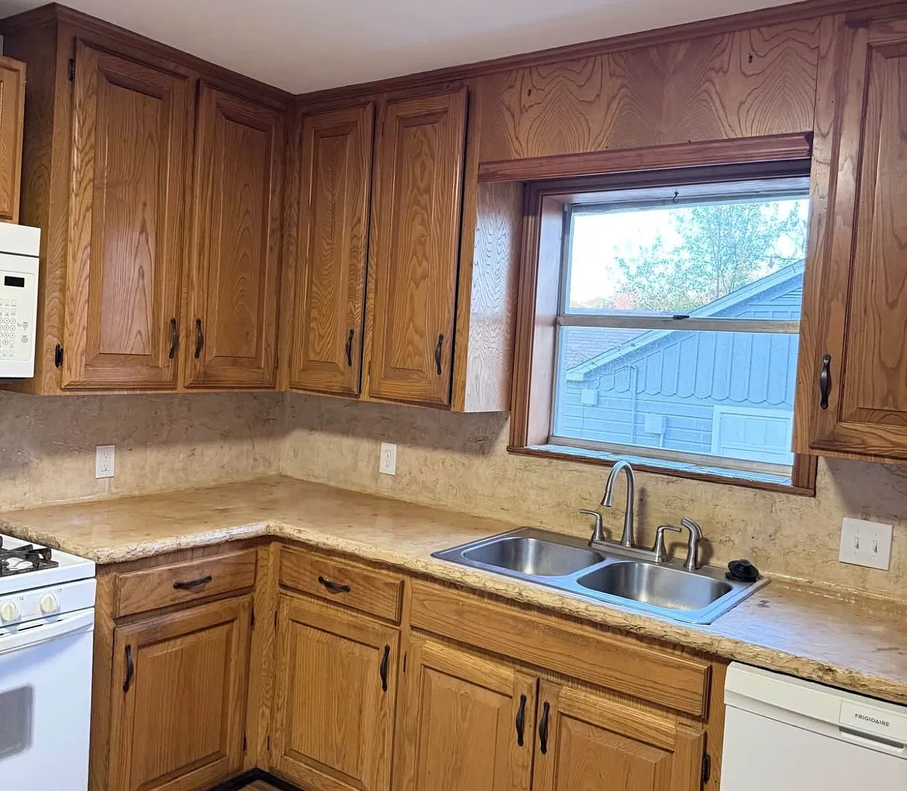 2 bed, 1104 sqft, $1,550 — Photo 3