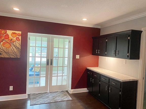 4th image of 64 Satinwood Dr
