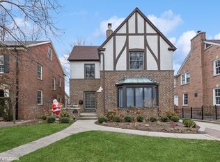 2744 Ridge Ave, Evanston, IL 60201