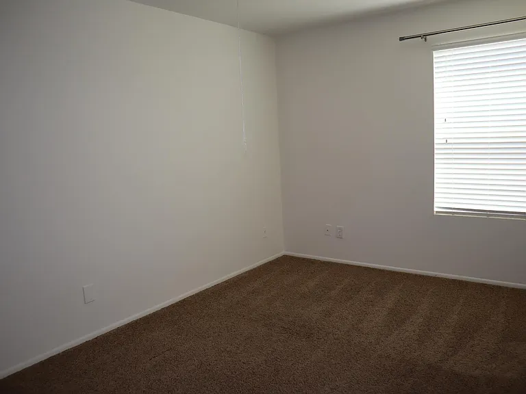 4240 W Hatcher Rd — Photo 29