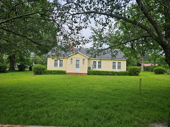 266 North St, Ray City, GA 31645