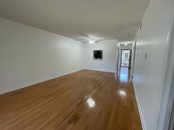 3rd image of 2302 Sunrise Blvd #202